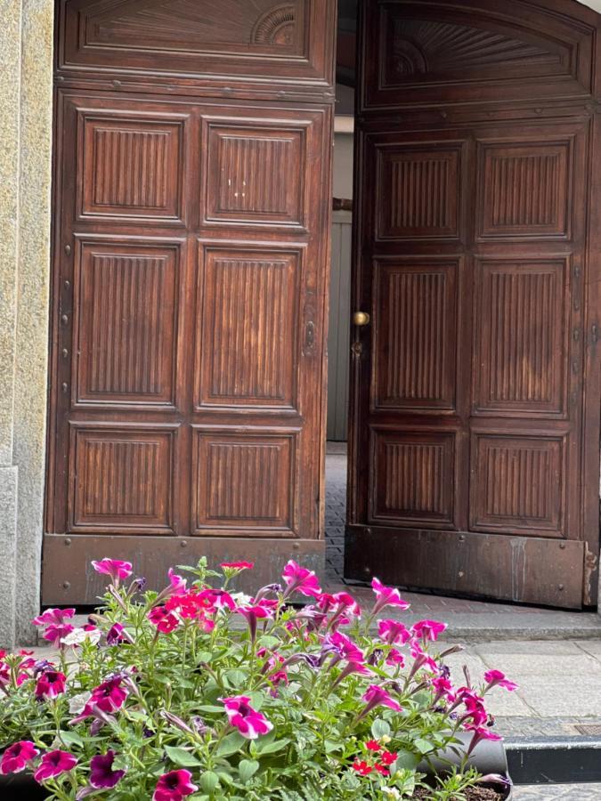 Appartamento In Centro Storico "La Casa Di Cri" Асті Екстер'єр фото